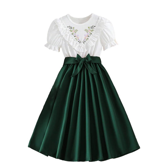 Wholesale Girls' Retro Dress White Round Neck Bubble Sleeve Dress with Green Stitching Ribbon Pleated Skirt 7-13 Years